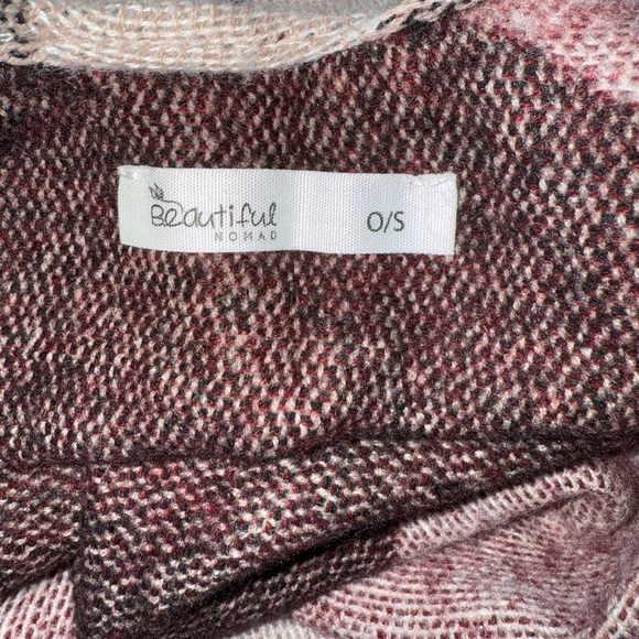 Geometric Patterned Poncho with Fringe - Picture 4 of 4